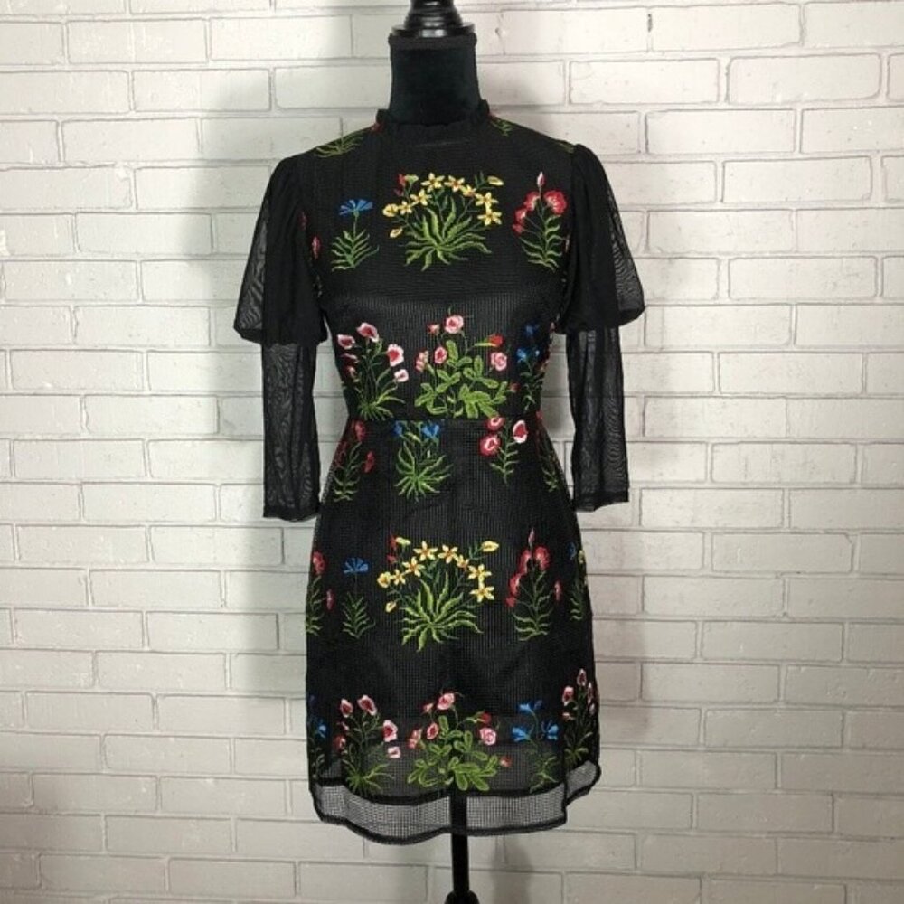 UC Embroidered Floral Mesh Dress‎ | Size Small | Elegant & Feminine